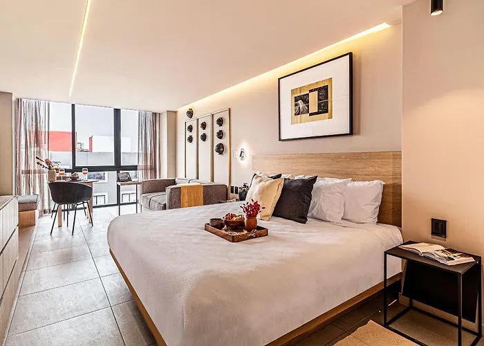 Kukun Tonala 121 Roma Apartahotel 4*