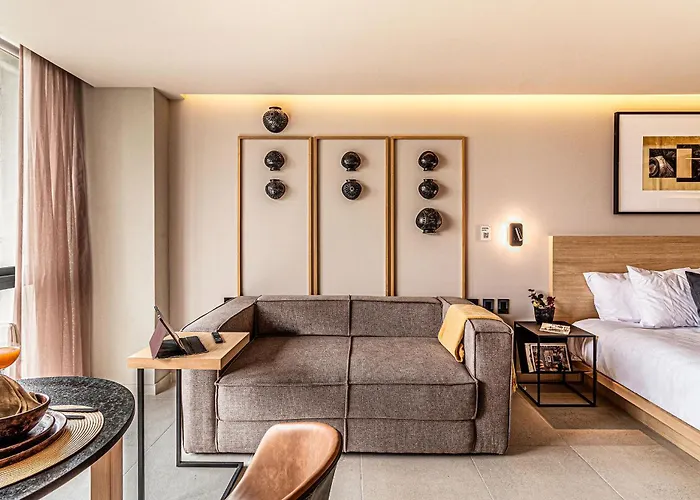 Kukun Tonala 121 Roma Apartahotel 4*