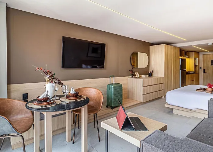 Apartahotel Kukun Tonala 121 Roma 4*