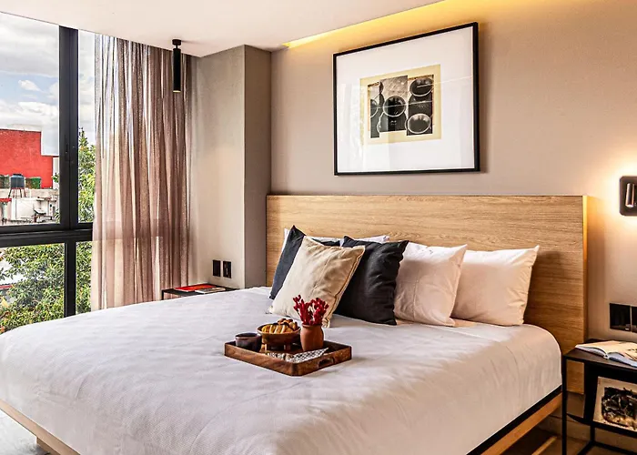 Kukun Tonala 121 Roma Apartahotel 4*