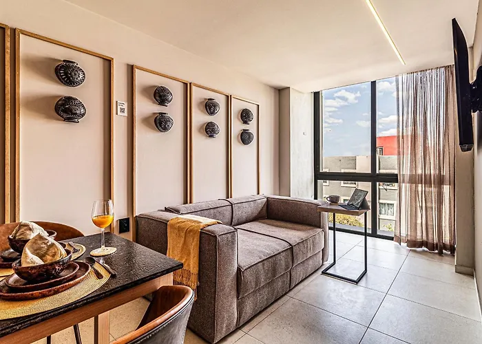 Kukun Tonala 121 Roma Apartahotel