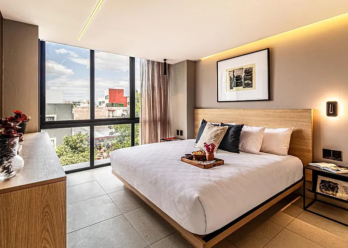 Apartahotel Kukun Tonala 121 Roma 4*