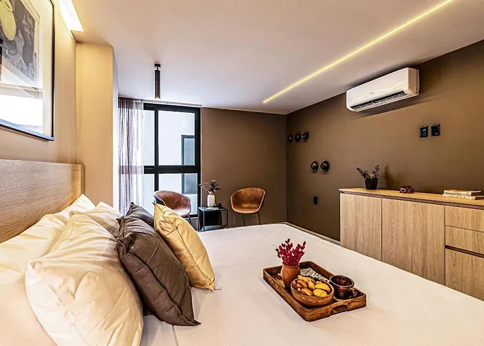Kukun Tonala 121 Roma Apartahotel