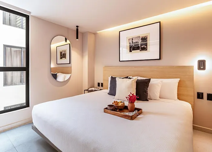 Kukun Tonala 121 Roma Apartahotel 4*
