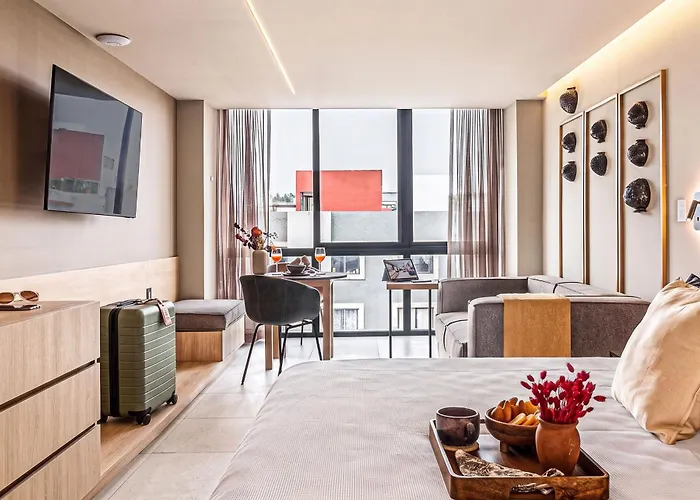 Kukun Tonala 121 Roma Apartahotel