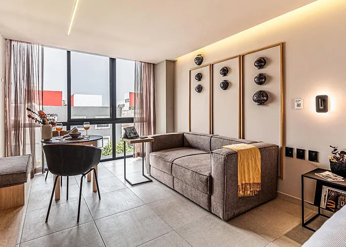 Kukun Tonala 121 Roma Apartahotel