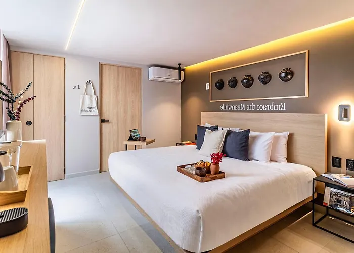 Kukun Tonala 121 Roma Apartahotel 4*