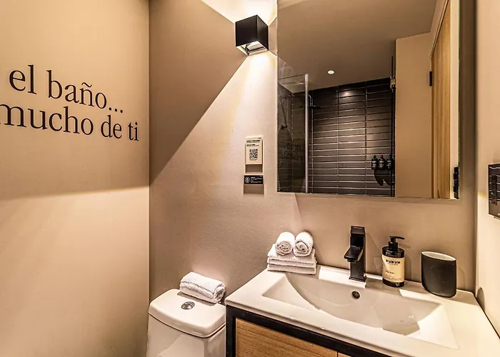 Kukun Tonala 121 Roma Apartahotel